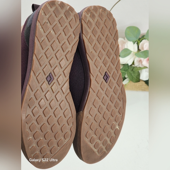 Black Diamond Plum Footwear - Picture 4 of 5
